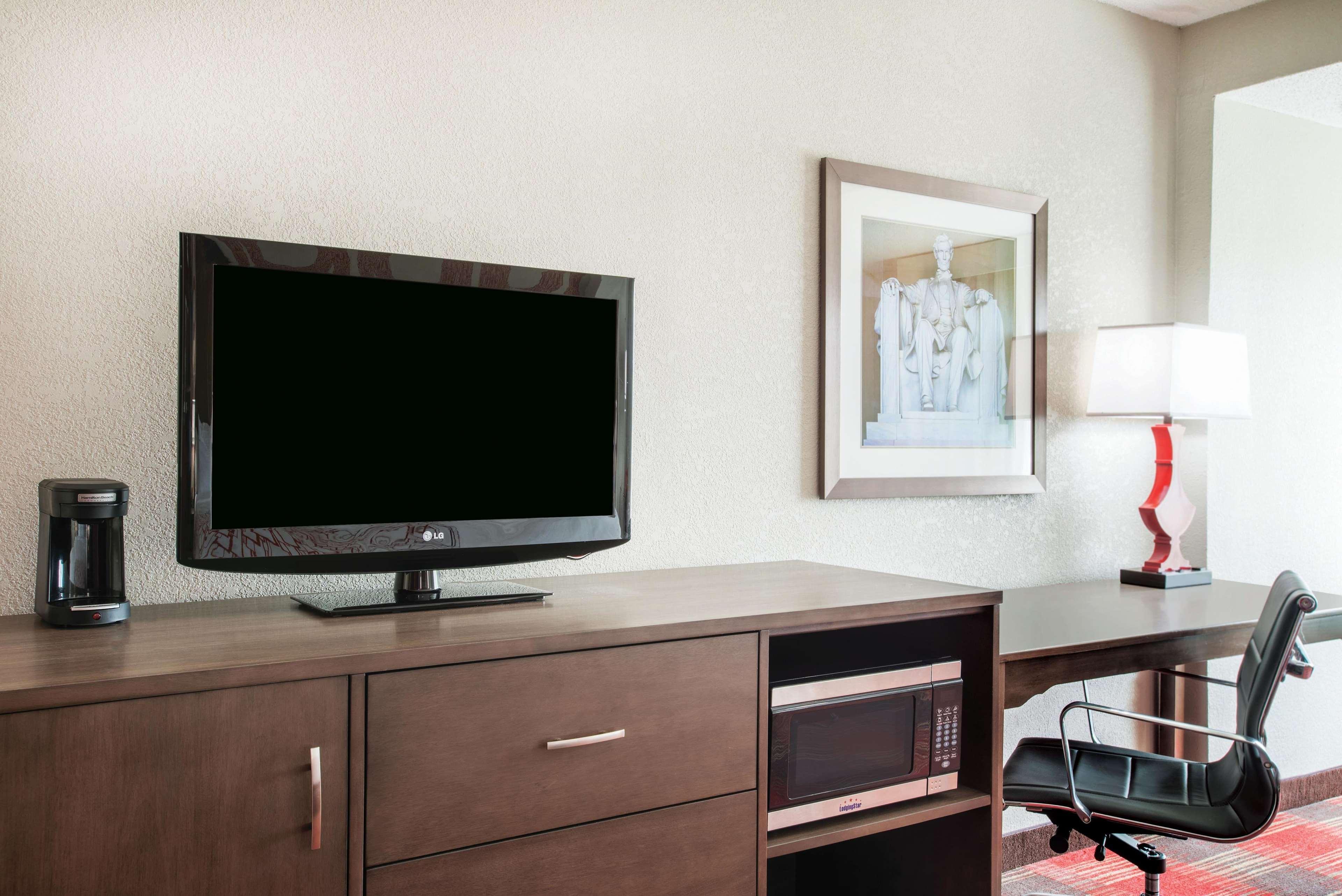 La Quinta Inn & Suites By Wyndham Dc Metro Capital Beltway Capitol Heights Eksteriør bilde