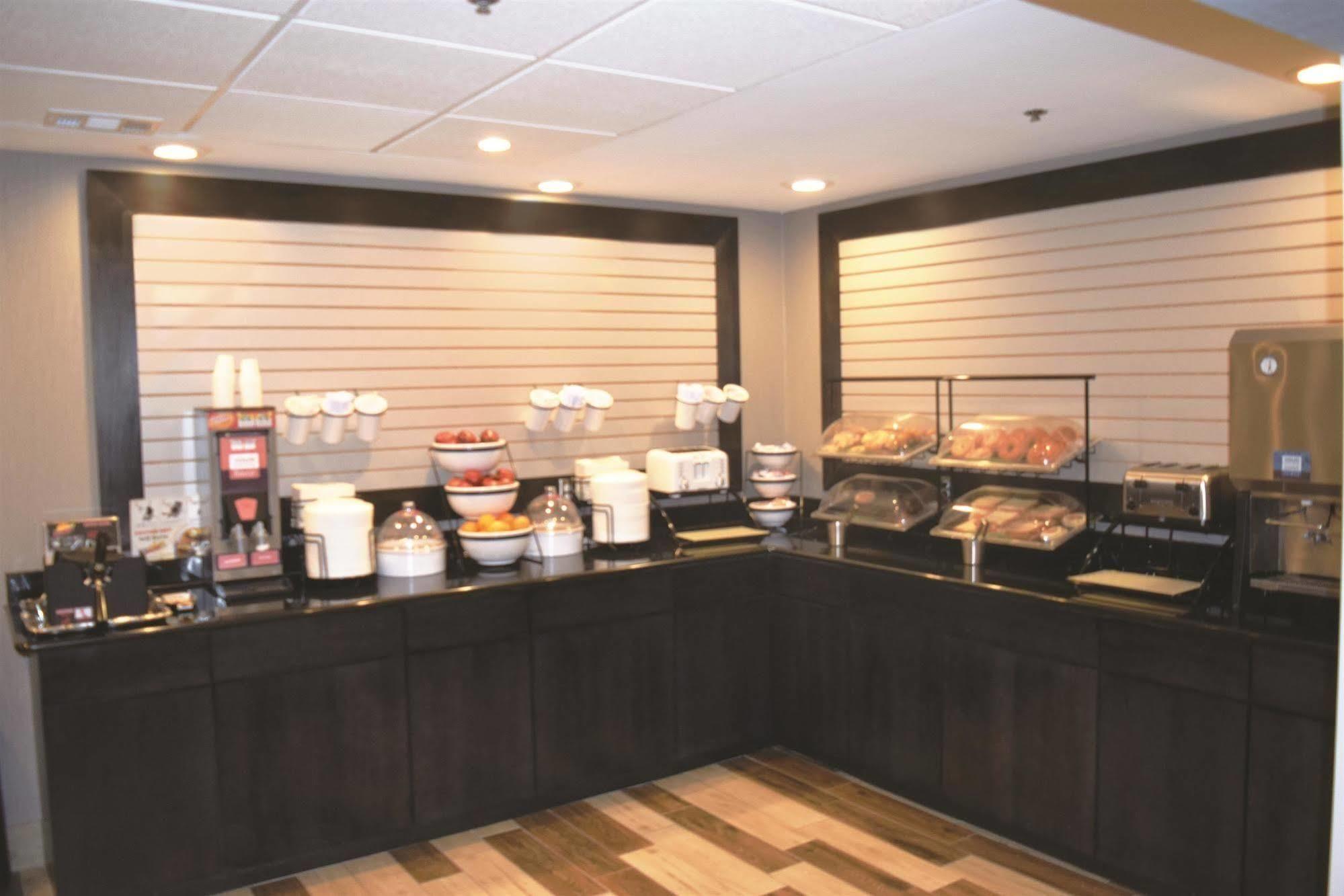 La Quinta Inn & Suites By Wyndham Dc Metro Capital Beltway Capitol Heights Eksteriør bilde